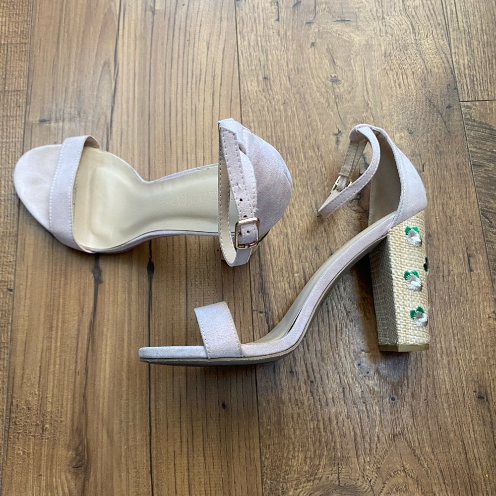 Lulus pink embroidered heels